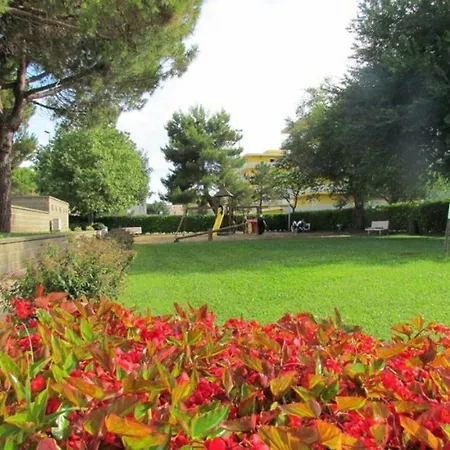 Appartamento Studio For 4 People In With 12 Pools - Tennis - Volleyball - Kids Area Bibione