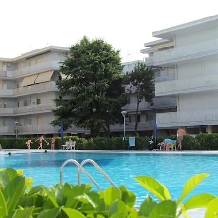 Apartamento Studio For 4 People In With 12 Pools - Tennis - Volleyball - Kids Area Bibione